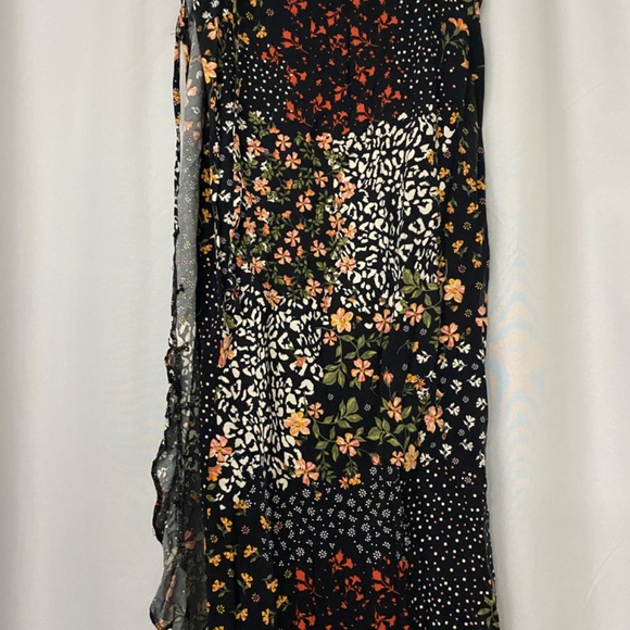 Floral Midi Wrap Skirt - Picture 2 of 3